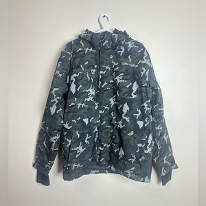 Mountain Size M Camouflage Hooded Jacket